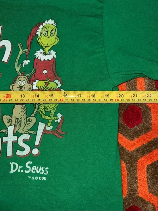 MAKE OFFER! Dr. Seuss Green Grinch "Better Have My Presents" Graphic Tee t-shirt - Picture 4 of 4